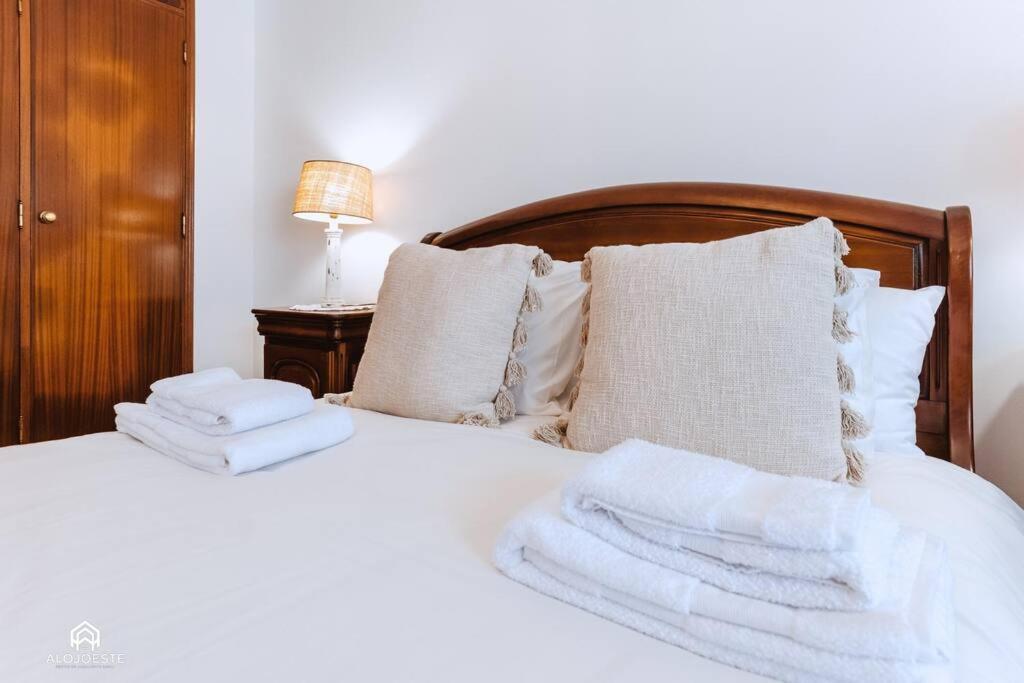 Casa Do Patio - 3 Bedrooms, Ponte Rol Torres Vedras Eksteriør billede