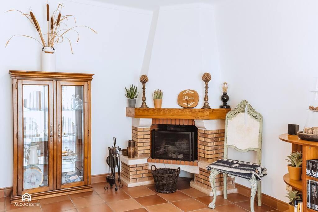 Casa Do Patio - 3 Bedrooms, Ponte Rol Torres Vedras Eksteriør billede