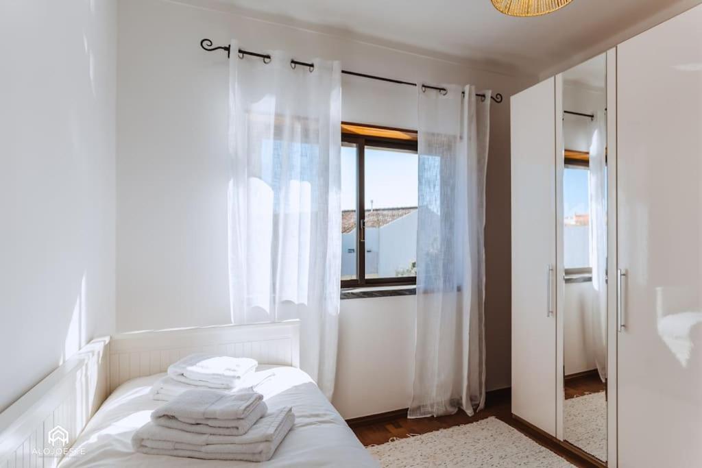 Casa Do Patio - 3 Bedrooms, Ponte Rol Torres Vedras Eksteriør billede