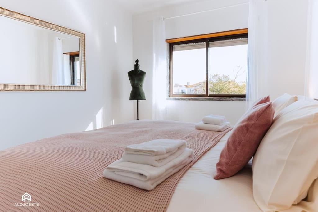 Casa Do Patio - 3 Bedrooms, Ponte Rol Torres Vedras Eksteriør billede