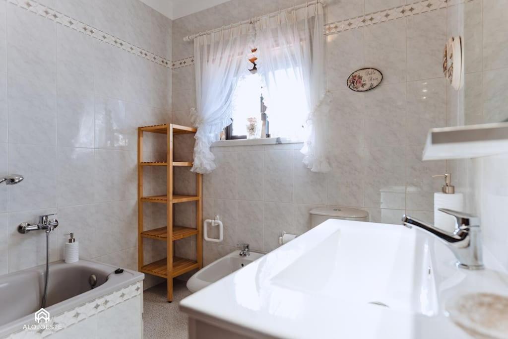 Casa Do Patio - 3 Bedrooms, Ponte Rol Torres Vedras Eksteriør billede